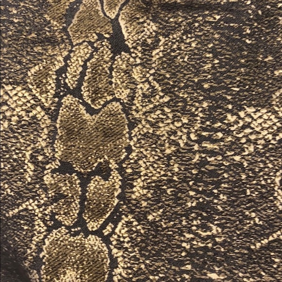 Knee length fitted Worthington skirt - Picture 2 of 4